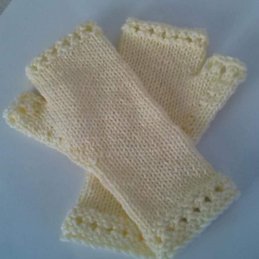 Fingerless gloves. Hand knit.